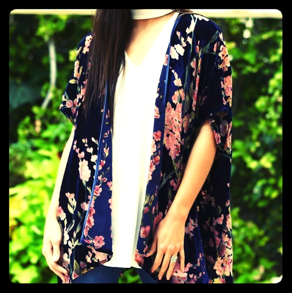 Burn Out Velvet Kimono "Josephine's Garden"